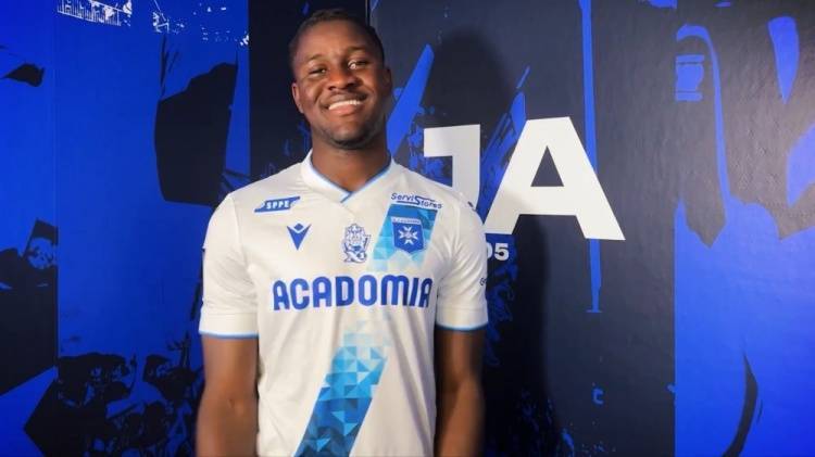 官方：布莱顿前锋奥斯曼租借加盟欧塞尔一年