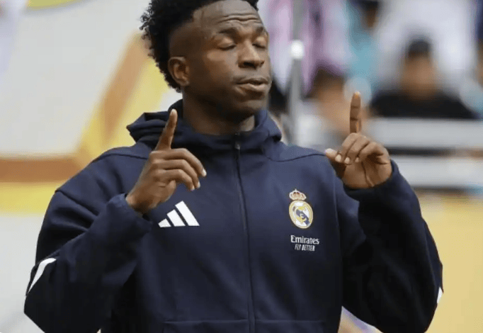 索要4000万薪水!皇马头牌翻脸!佛爷劝阻无效,大巴黎酝酿挖人