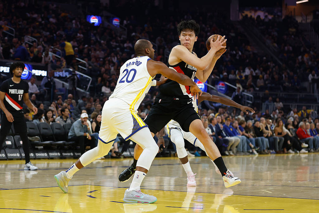 杨翰森数据：出战21分13秒6犯离场 首秀砍4分4板1助